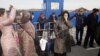 Мигранты из Таджикистана, застрявшие на границе.