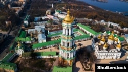 У комісії Радіо Свобода повідомили, що змогли потрапити до корпусу №112 (книжковий склад – пам’ятка місцевого значення), де зафіксували аварійний стан приміщення