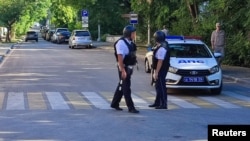 Policija blokira ulicu nakon prijavljenog napada na štab ruske Crnomorske flote u Sevastopolju, 31. jul 2022.