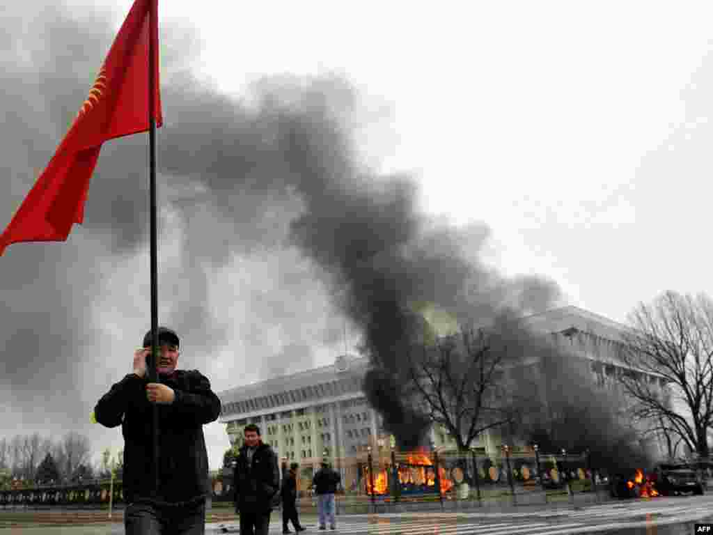 Перед Белым домом. 7 апреля 2010 года. 
