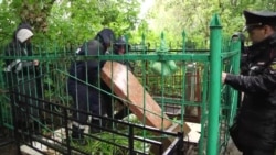 Яңа татар зиратында мәсхәрәләнгән кабер ташлары
