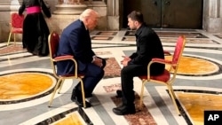 Papa Fransiskin dəfn mərasimi günü Vatikanda ABŞ prezidenti Donald Tramp ukraynalı həmkarı Vladimir Zelenski ilə görüşüb.