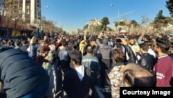 نامه وکلا و اظهارات آن‌ها، ادامه نگرانی‌هایی‌ست که طی روزهای گذشته از سوی کنشگران، نهادهای مدافع حقوق بشر و شماری از مقام‌های ایران، در مورد بازداشت‌شدگان مطرح شده‌است