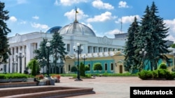 Позачергові парламентські вибори мають відбутися 21 липня