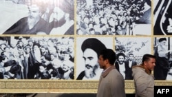 یک نمایشگاه فضای باز در تهران از عکس‌های مرتبط با انقلاب بهمن ۵۷ با محوریت آیت‌الله خمینی