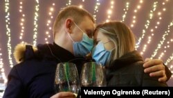 Як світ зустрів новий 2021 рік на тлі коронавірусної пандемії та локдаунів – фотогалерея 