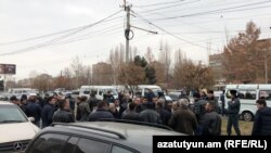Armenia - Minibus drivers protest against higher fuel prices in Yerevan, 16Jan2018. 