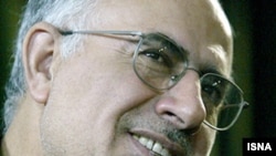 علی کردان به دلیل زیر سوال رفتن صحت مدرک تحصیلی خود، تحت فشار رسانه های ایران قرار گرفته است. (عکس از ایسنا)